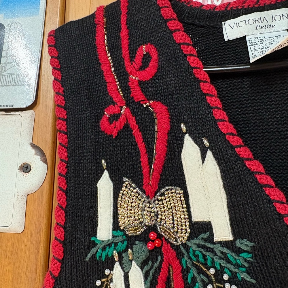 Victoria Jones Woman Black Cardigan with Festive Accents - Picture 2 of 9
